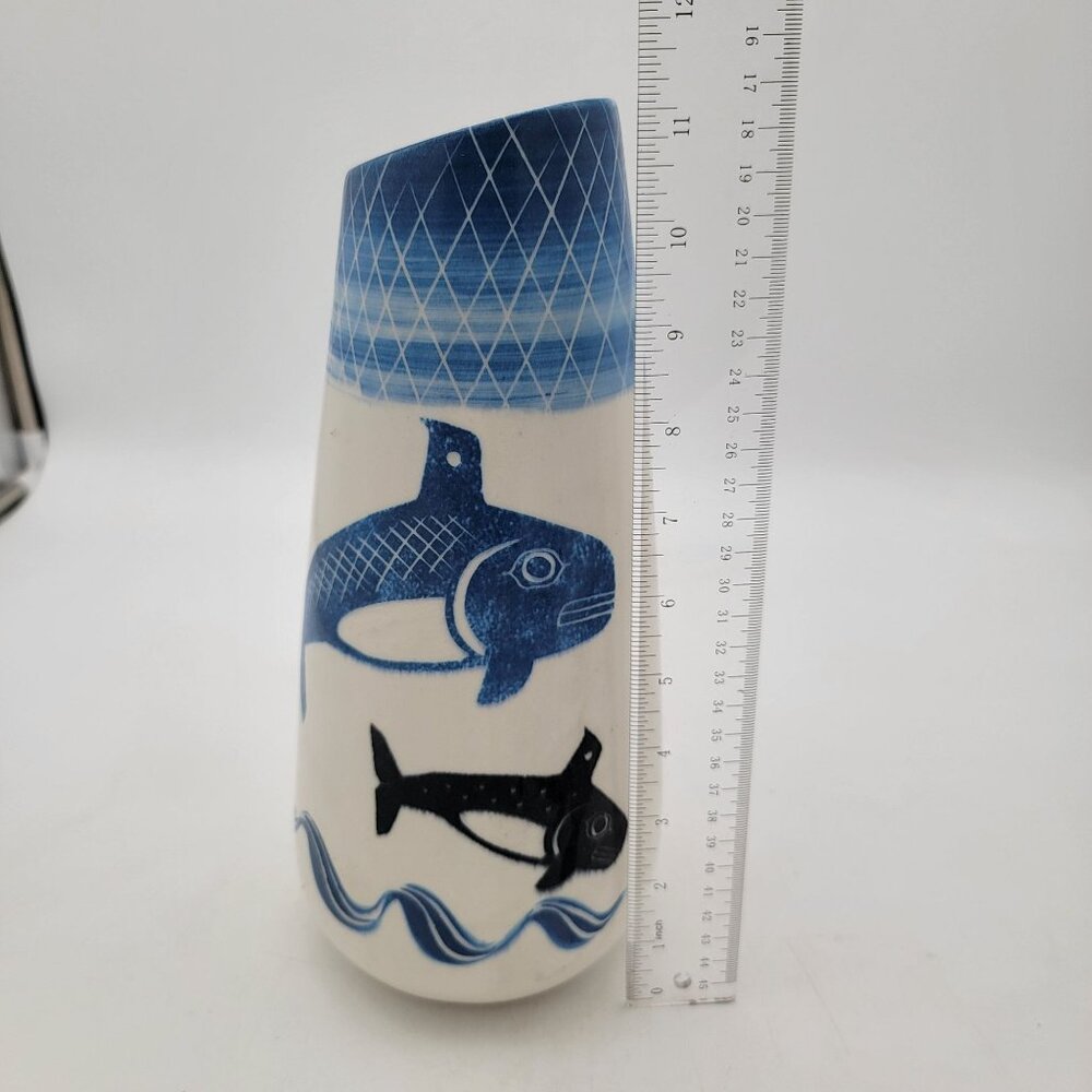 Amazing Art Pottery Orcas Vase - Picture 7 of 7